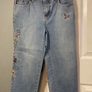 Faded Glory Stretch Denim Jeans With Embroidered Details Size Missy 6